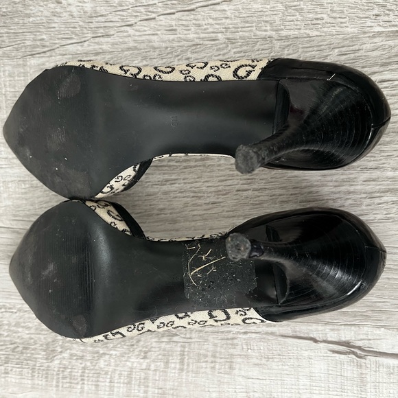 Guess Monogram Pumps sz 6  black cream - Picture 5 of 8